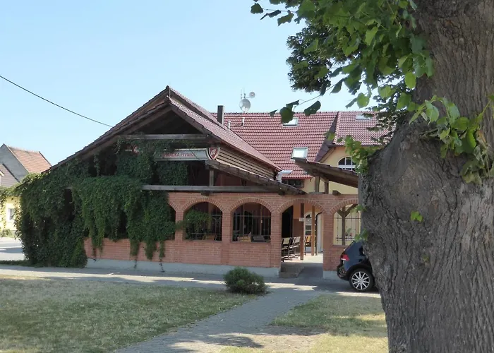 Adamcik Konukevi
